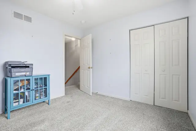 132 Cherrydale COURT gallery image 35