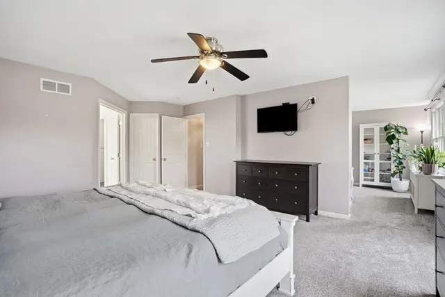 132 Cherrydale COURT gallery image 36