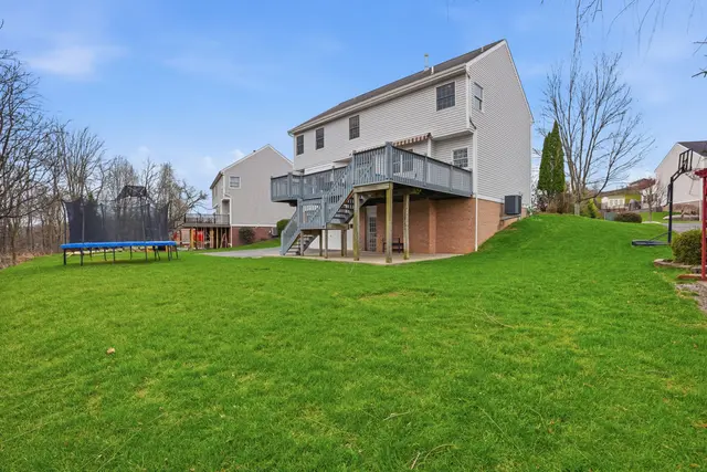 132 Cherrydale COURT gallery image 37