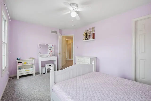 132 Cherrydale COURT gallery image 39