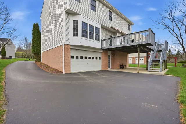 132 Cherrydale COURT gallery image 40