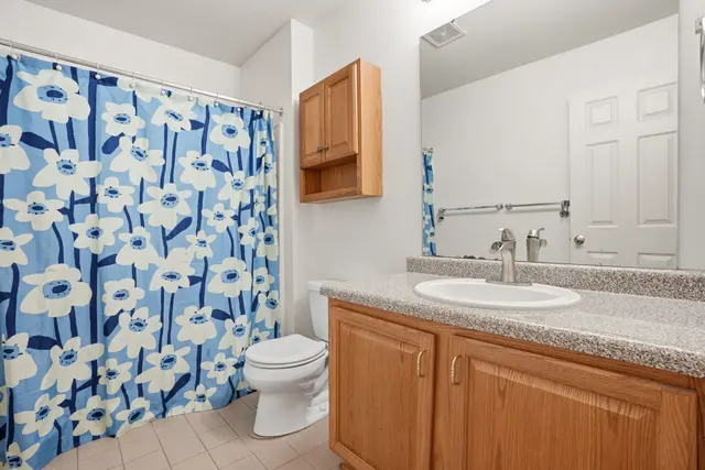 132 Cherrydale COURT gallery image 41