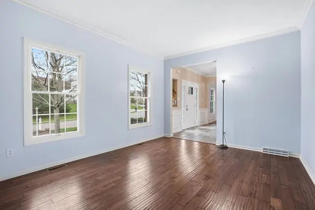 132 Cherrydale COURT gallery image 46
