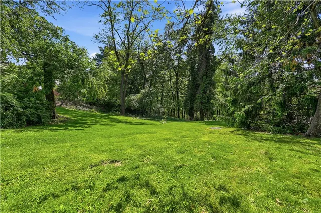 132 Circle Dr gallery image 19