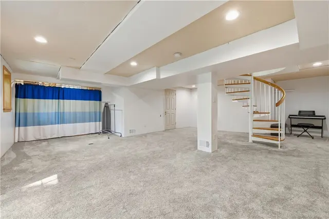 132 Circle Dr gallery image 25