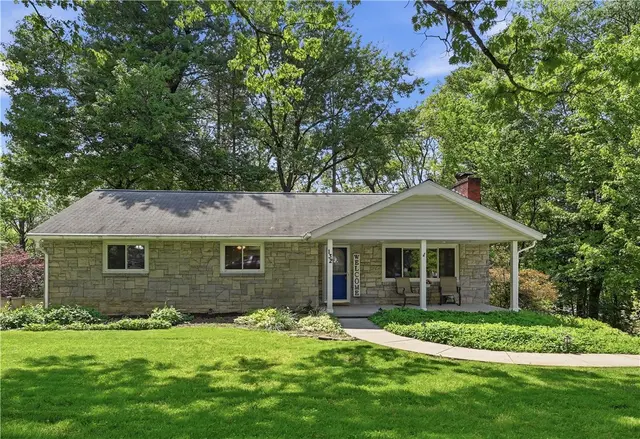 132 Circle Dr