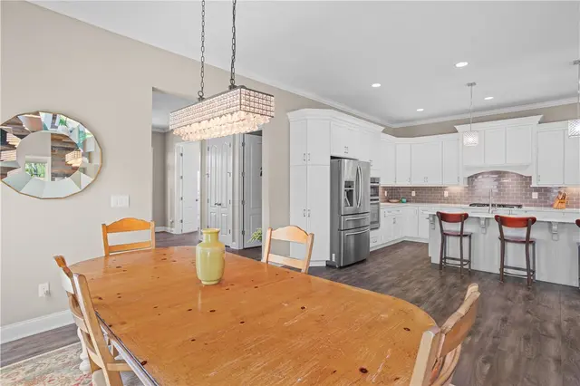 132 Olivia Avenue gallery image 34