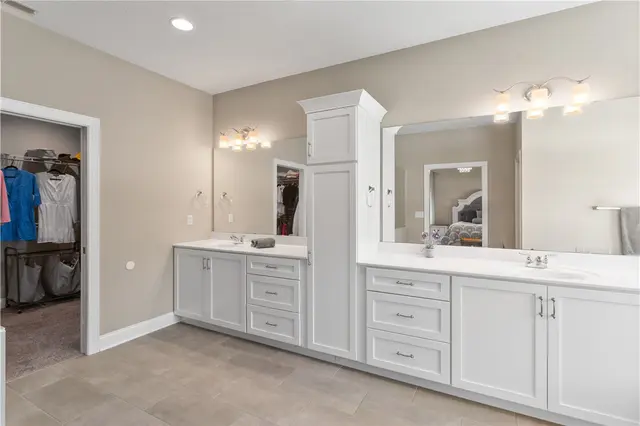 132 Olivia Avenue gallery image 38