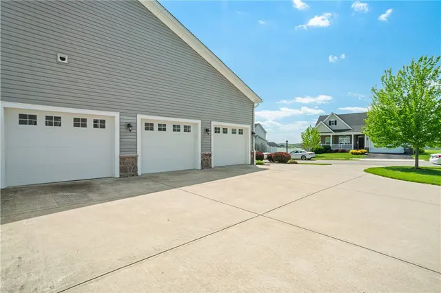 132 Olivia Avenue gallery image 42