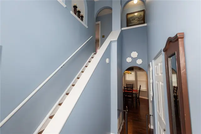 132 Winterbrook Drive gallery image 4