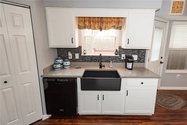 132 Winterbrook Drive gallery image 8