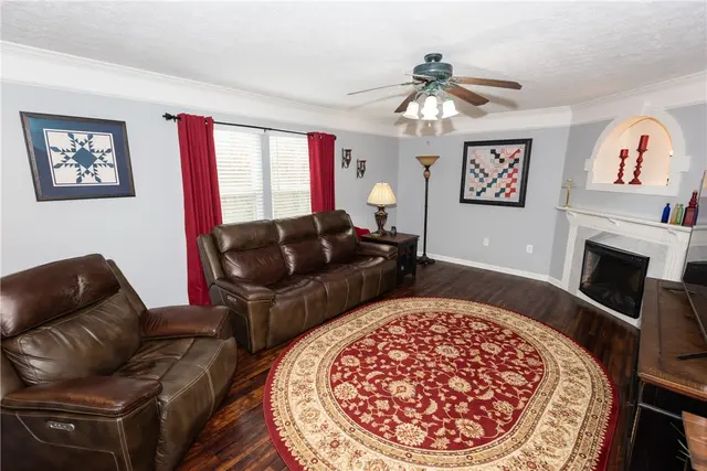 132 Winterbrook Drive gallery image 13