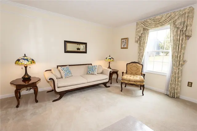 132 Winterbrook Drive gallery image 20