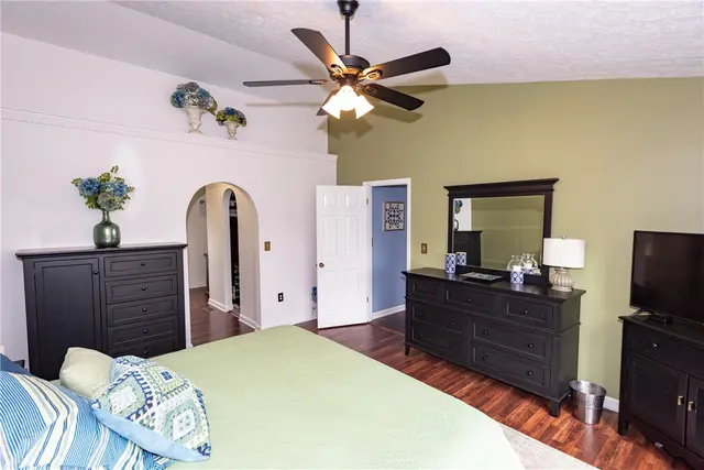 132 Winterbrook Drive gallery image 23