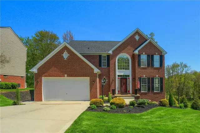 133 Hunter Drive gallery image 2