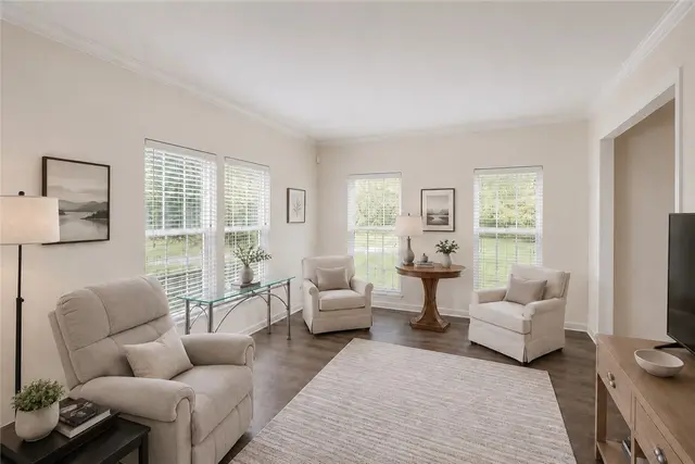 133 Hunter Drive gallery image 11
