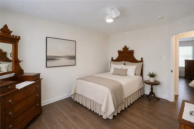 133 Hunter Drive gallery image 13