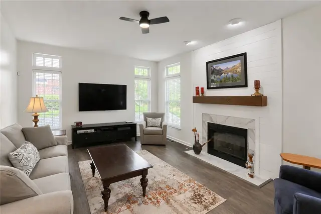 133 Hunter Drive gallery image 26