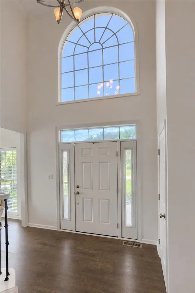 133 Hunter Drive gallery image 29