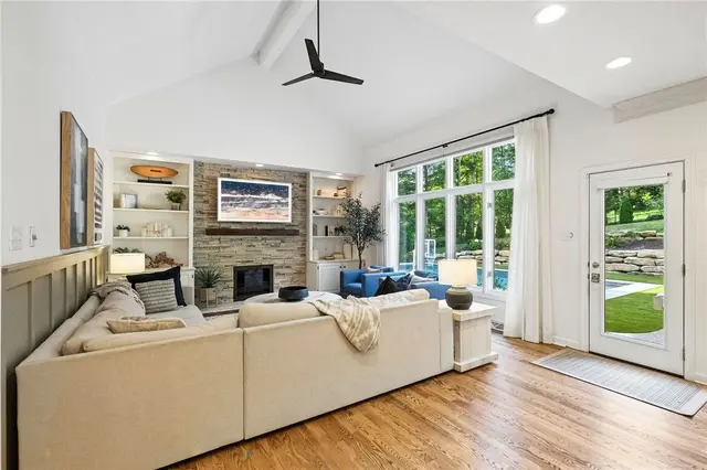 1337 Princeton Place gallery image 37