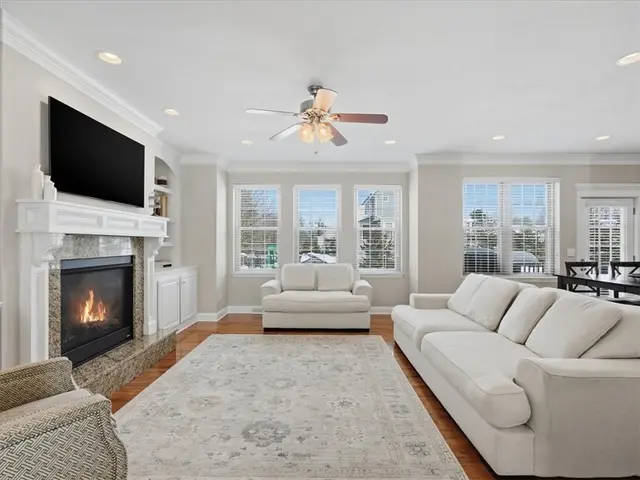 1337 Woodhill Dr Ext gallery image 6