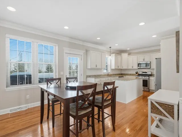 1337 Woodhill Dr Ext gallery image 8