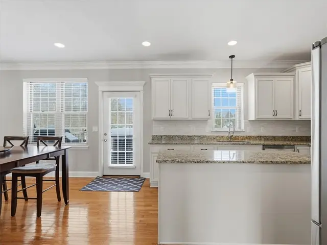 1337 Woodhill Dr Ext gallery image 9