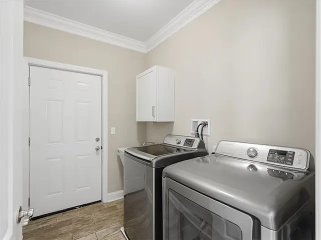 1337 Woodhill Dr Ext gallery image 11