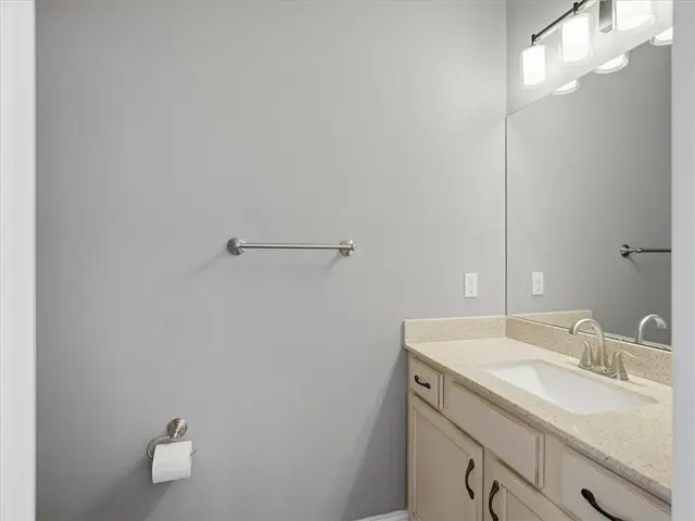 1337 Woodhill Dr Ext gallery image 12