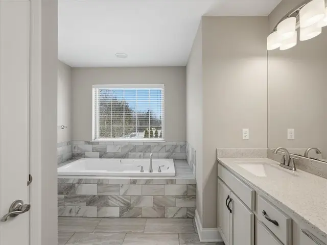 1337 Woodhill Dr Ext gallery image 16