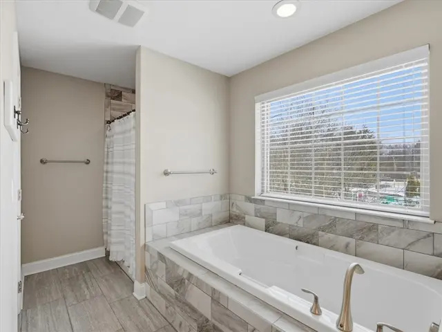 1337 Woodhill Dr Ext gallery image 17