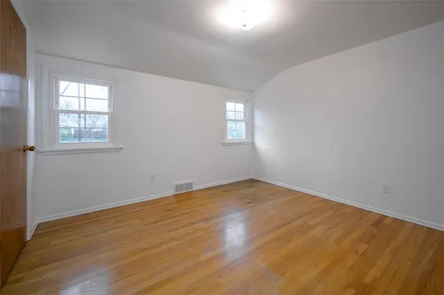 134 Pilgrim Dr gallery image 2