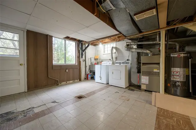 134 Pilgrim Dr gallery image 3