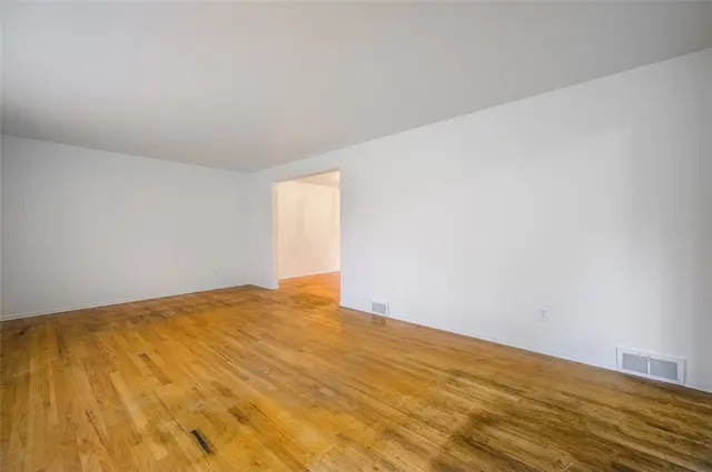 134 Pilgrim Dr gallery image 4