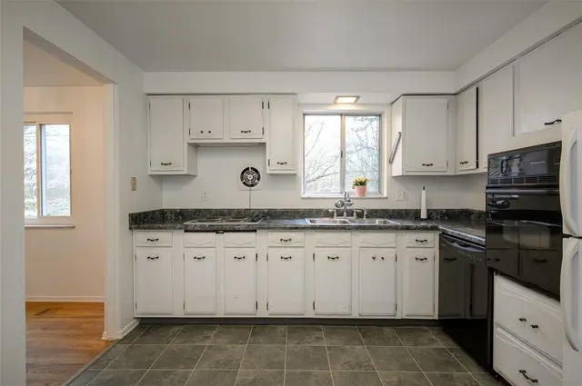 134 Pilgrim Dr gallery image 9