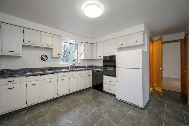 134 Pilgrim Dr gallery image 11