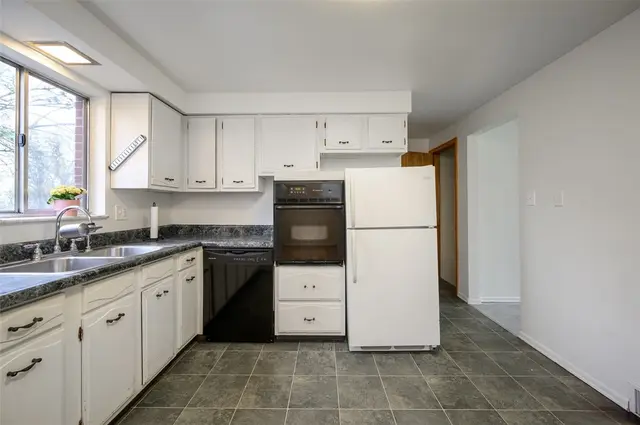 134 Pilgrim Dr gallery image 18