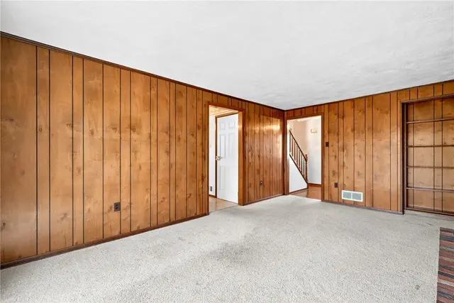 134 Rebecca Dr gallery image 7