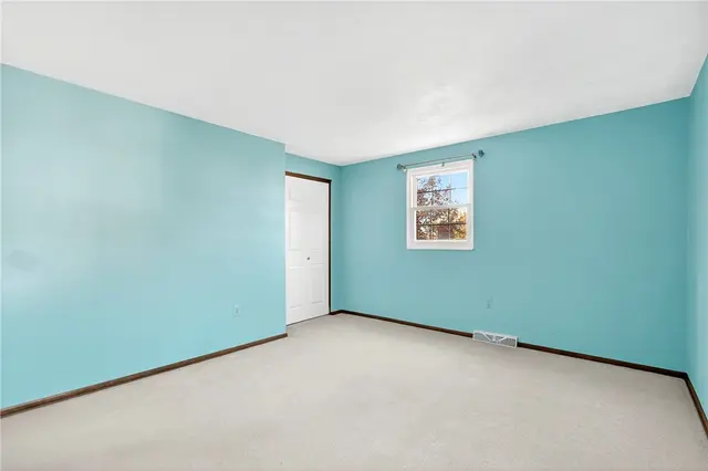 134 Rebecca Dr gallery image 10