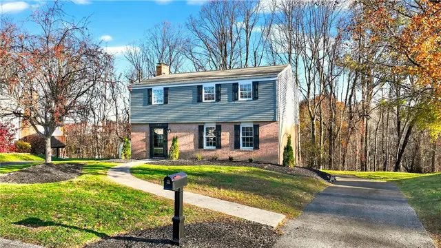 134 Rebecca Dr gallery image 16