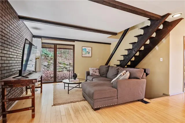 135 Berwyn Rd gallery image 9