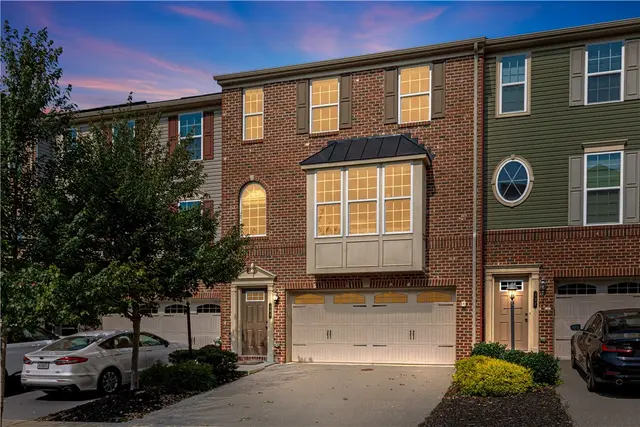 135 MEWS LANE