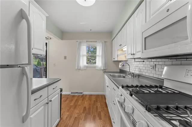 136 Chowning Ct gallery image 8