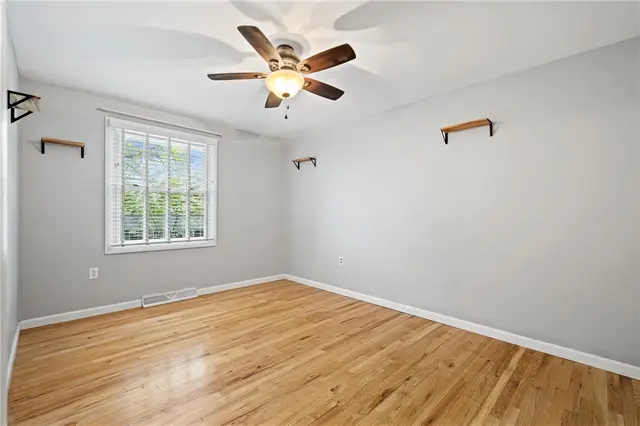 136 Kenney Drive gallery image 3