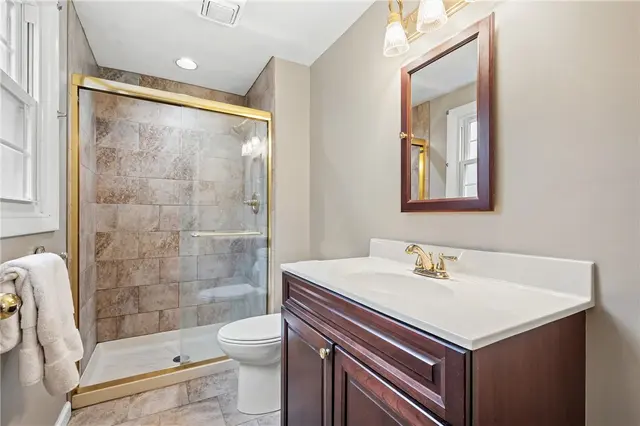 136 Kenney Drive gallery image 7