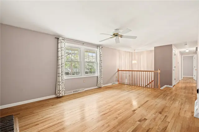 136 Kenney Drive gallery image 9