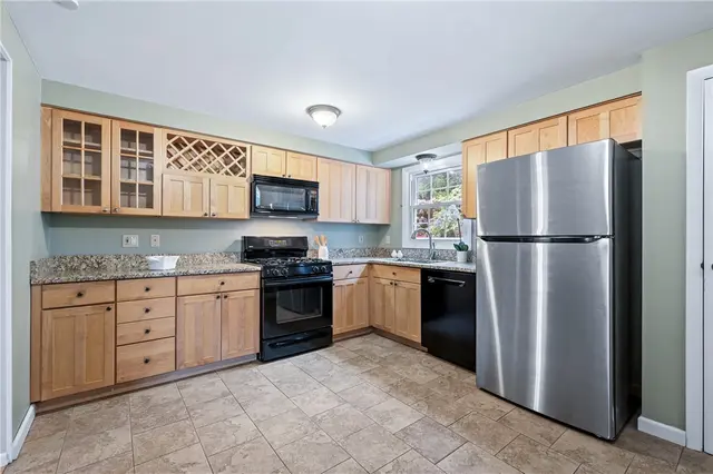 136 Kenney Drive gallery image 27