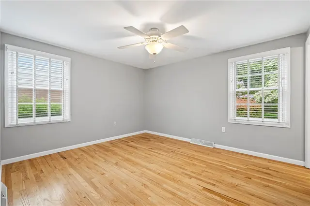 136 Kenney Drive gallery image 28
