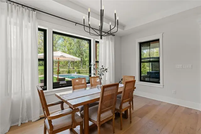 136 Morningside Dr gallery image 4