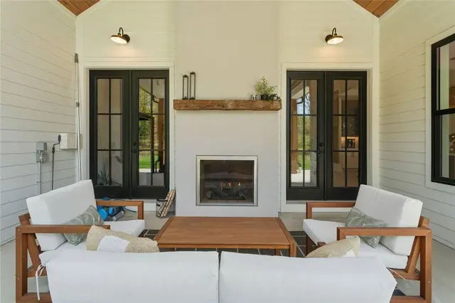 136 Morningside Dr gallery image 11